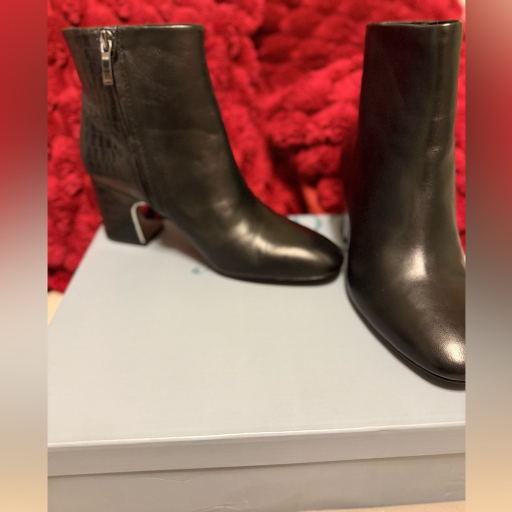 🔥Elegant Black Leather Ankle Boots
